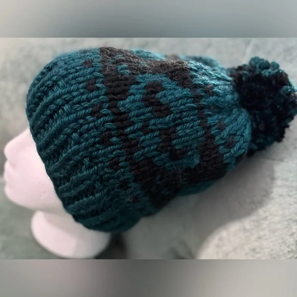 Handmade Hand Crafted Adult Knit Skull and Heart hat black and teal - Picture 6 of 7